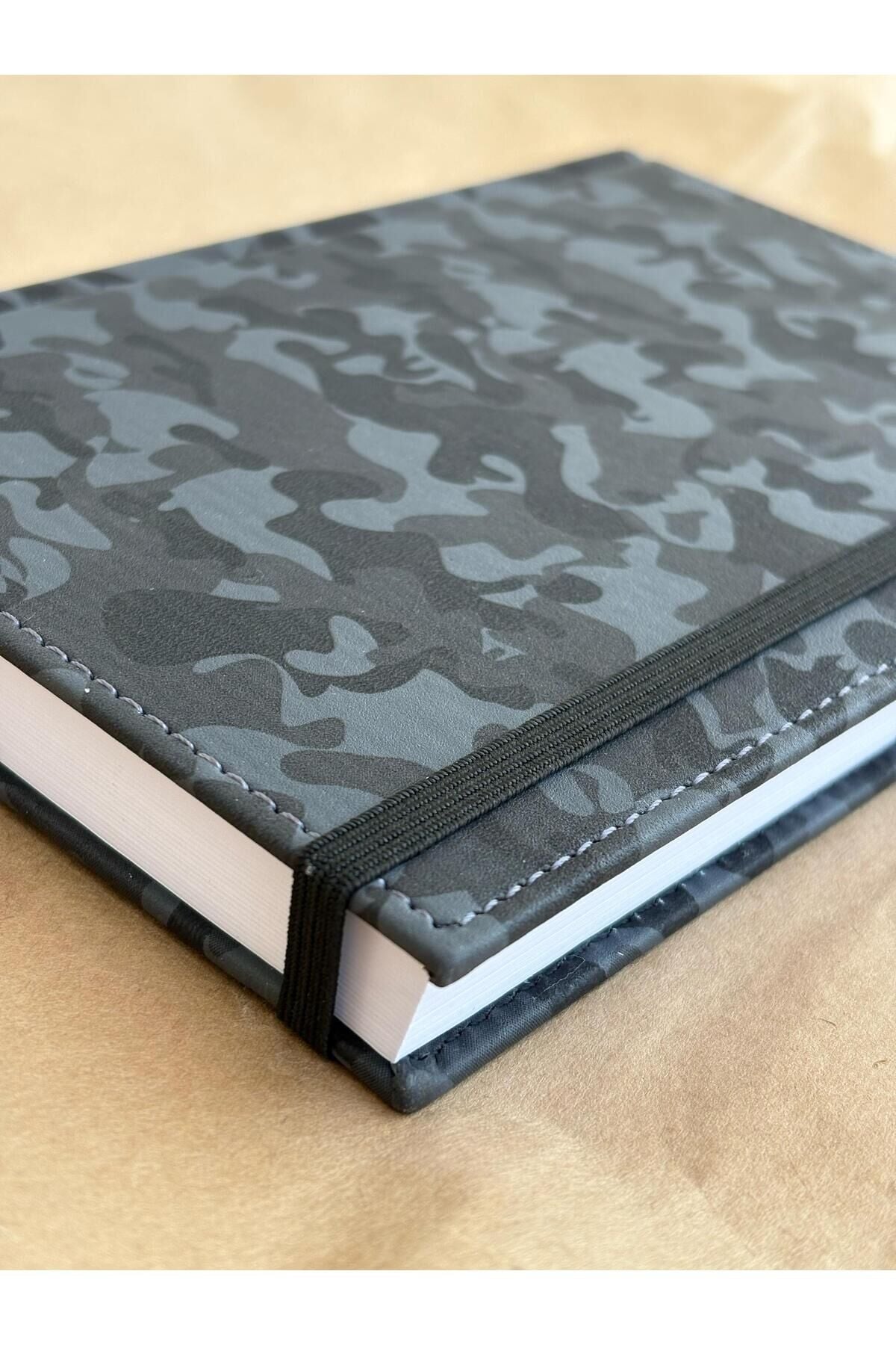 Atakids Lizy Siyah Kamuflaj Desenli Sert Kapaklı Defter 14x20 cm, 168 Yaprak, Çizgili Siyah