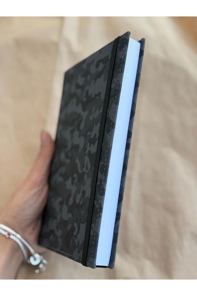 Atakids Lizy Siyah Kamuflaj Desenli Sert Kapaklı Defter 14x20 cm, 168 Yaprak, Çizgili Siyah