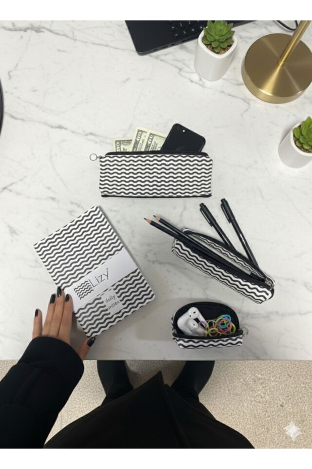Lizy Modern Geometrik Desen Günlük&Ofis Seti (Defter-Akseuar Çantası-Kalemlik-Para Çantası) Beyaz
