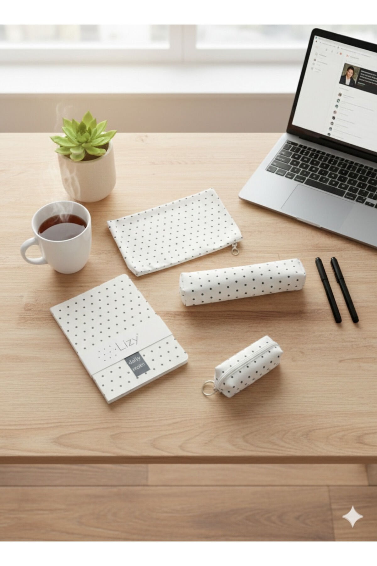 Lizy Modern Geometrik Desen Günlük&Ofis Seti (Defter-Akseuar Çantası-Kalemlik-Para Çantası) Beyaz - Siyah