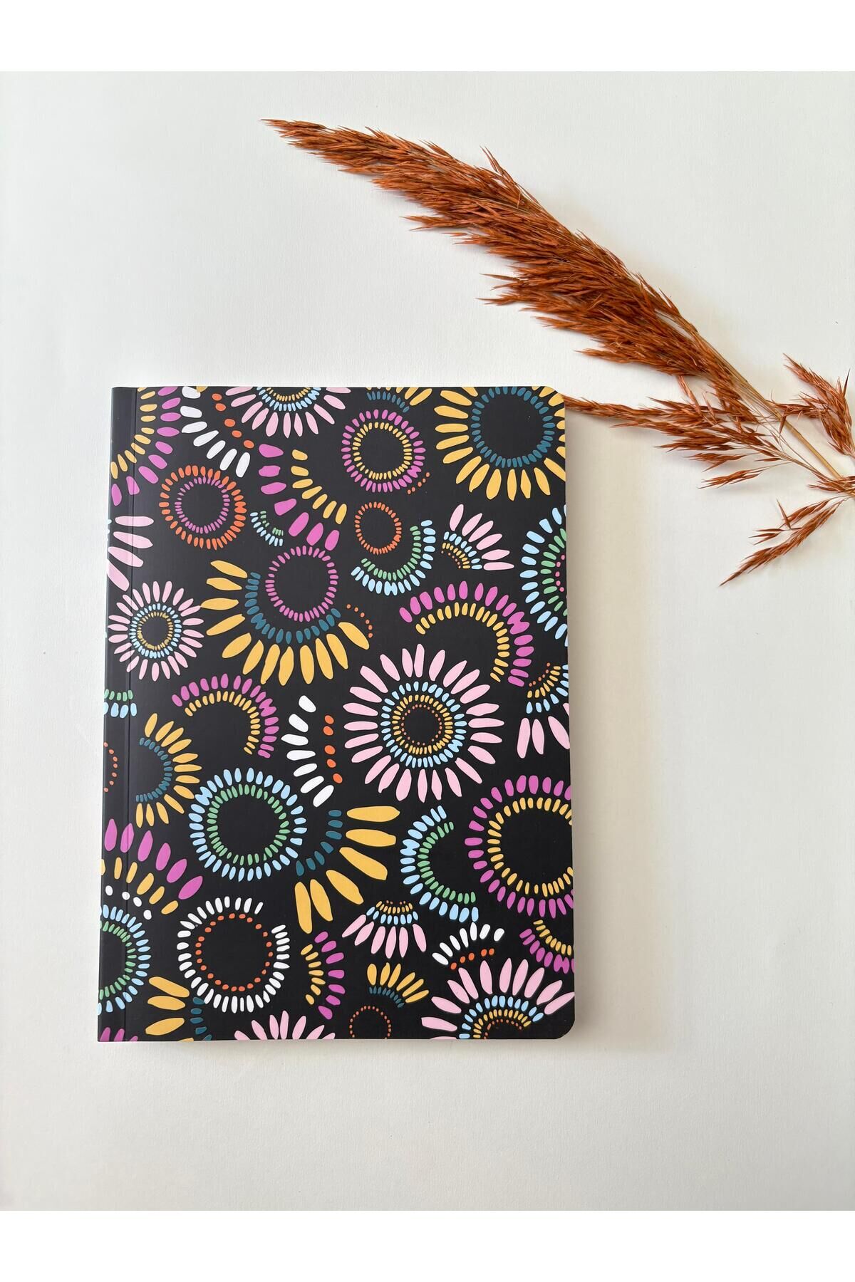 Atakids Lizy Karton Kapak Renkli Sayfalı Çizgili Defter – 128 Sayfa / 21x15 cm Siyah