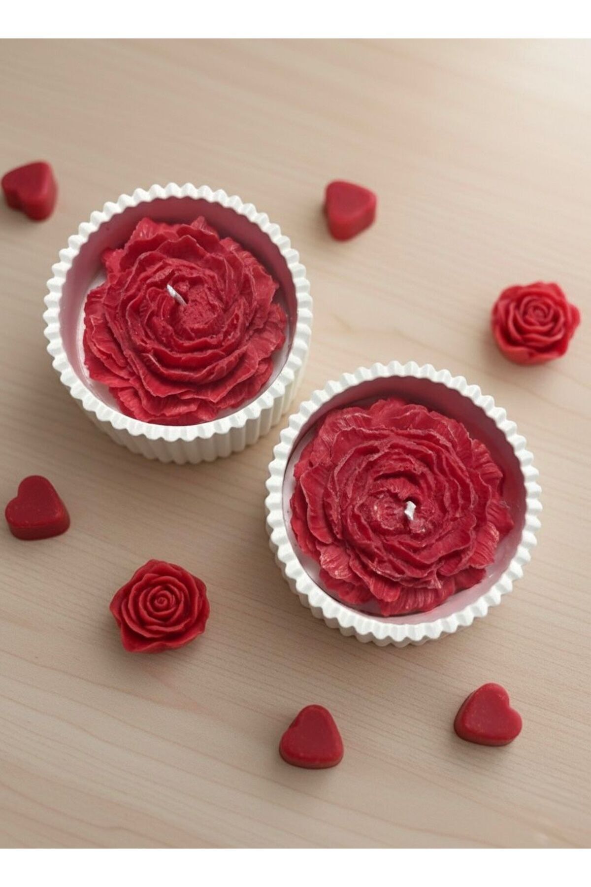 Şakayık Bahçesi El Yapımı Taş Tabanlı 2’li Soya Mum Seti (8 cm) Kırmızı