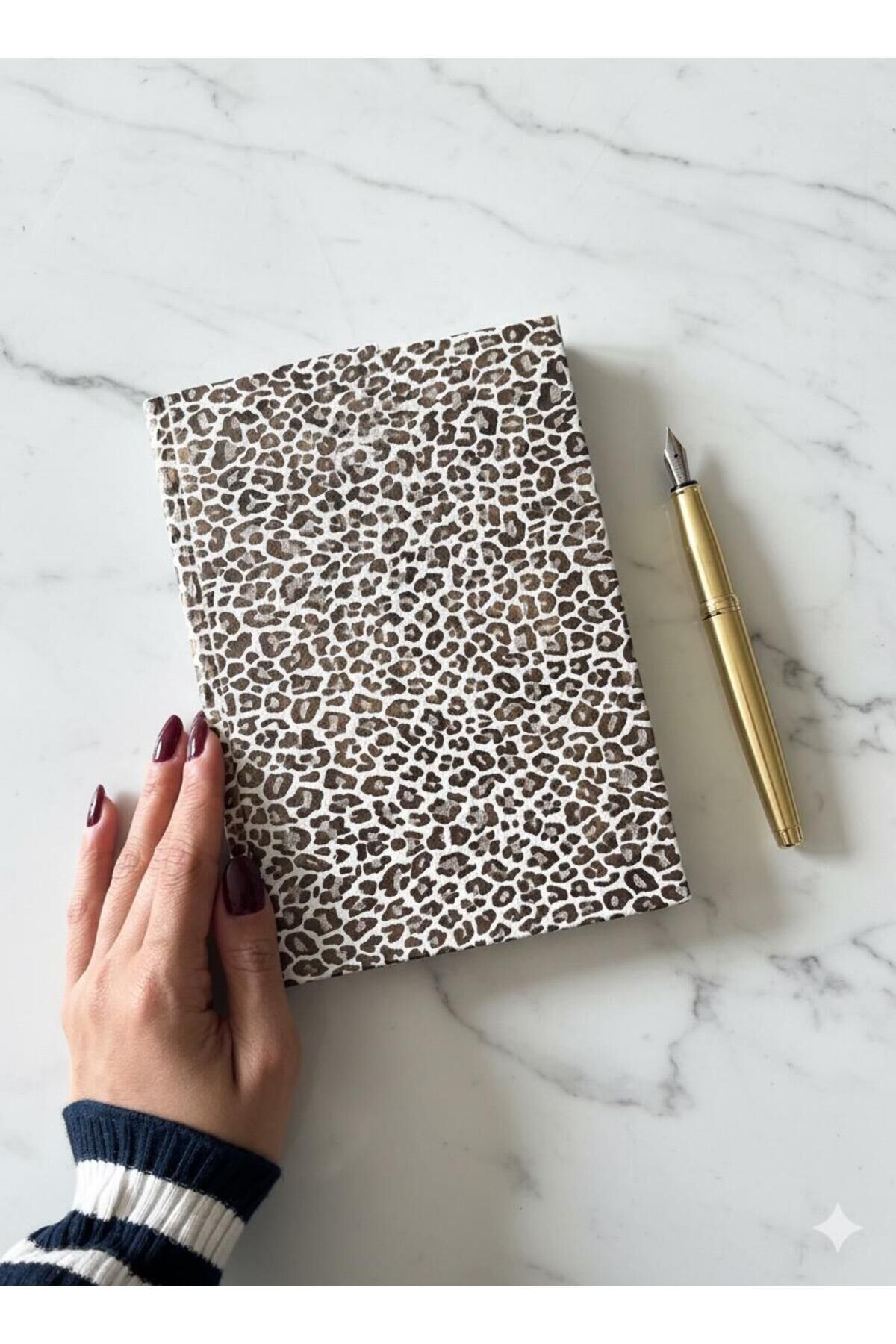 Atakids Lizy Leopar Desenli Süresiz Akademik Ajanda Kareli (70 yaprak 14*20)